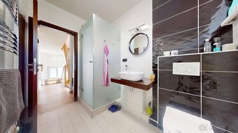 Luxusný 5i. RD, 3x kúpeľňa, garáž, KLÍMA, Vavrinecká ul. TOP - 12