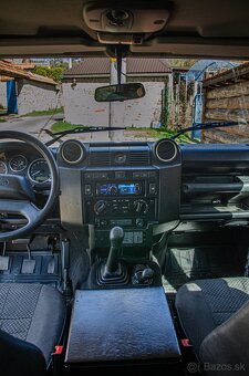 Na predaj: Land Rover Defender 110 (2007) - 12