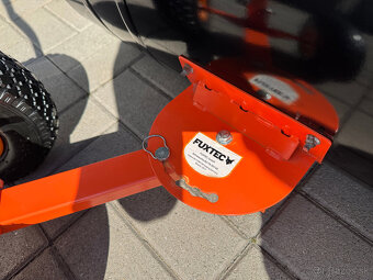 Pluhová lopata na sneh na kolesách značky FUXTEC - 12