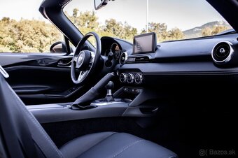 Mazda MX-5 RF 2.0i 135kw 2022 - Samosvor - HardTop - 12