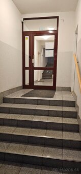 Velky 2izbovy byt v uplnom centre BA. - 12