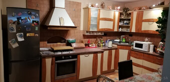 Viacgeneračný dom v tichej lokalite - 12
