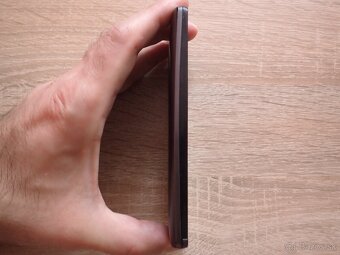 Lg Leon (H320). - 12