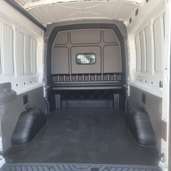 Prenájom 7 miestneho Ford Transit 2.0 TDCi – r.v. 2025 - 12