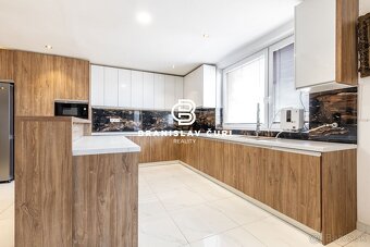 Nová cena Predaj, zrekonštruovaná rodinná vila, Trhovište - 12