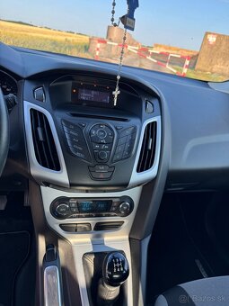Ford Focus 1.6 benzín - 12
