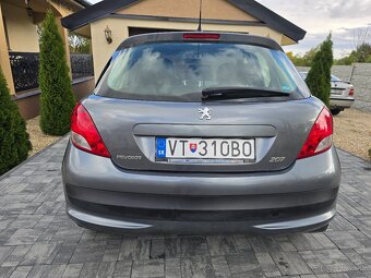 Predám Peugeot 207 1.4 benzín - 12