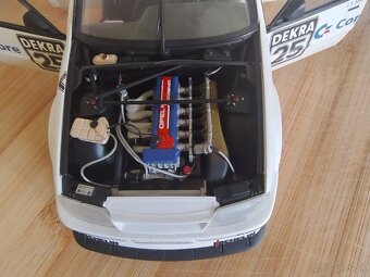 Porsche 911, Opel Omega 1:18 - 12