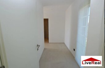 SUKOŠAN, VILA NA PLÁŽI S BAZÉNOM - 12