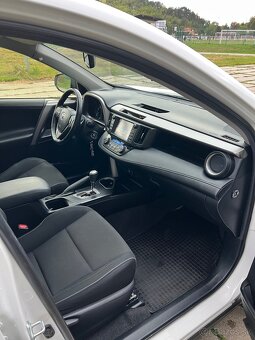 Toyota RAV4 2.0 Benzín - 12
