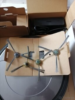 Robotický vysávač iRobot Roomba Combo R1118 - 12