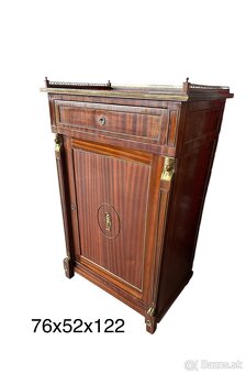 Komoda - 12