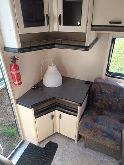 Obytny prives Hobby 440 - predstan + strieska naviac - 12