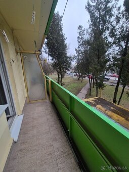 GARSÓNKA S BALKÓNOM NA 7. SÍDLISKU V KOMÁRNE - 12