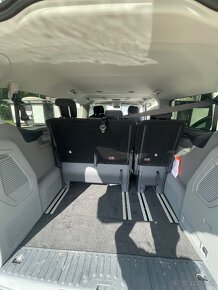 Prenájom 8 miestne auto s tažnym zariadením - 12