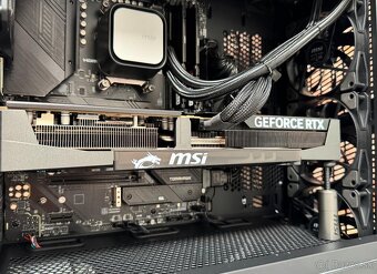 Ryzen 7 7800X3D\64GB\RTX 5070Ti\SSD\1000W Zdroj - 12