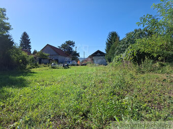 Pozemok so starým domom a inžinierskymi sieťami v obci Kra - 12