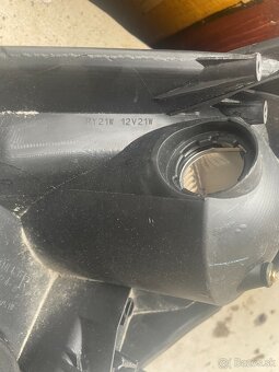 Predám pravé predné svetlo na Toyota Corolla Verso - 12