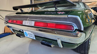 1970 Dodge Challenger R/T SE 383 V8, manuál, po renovaci - 12