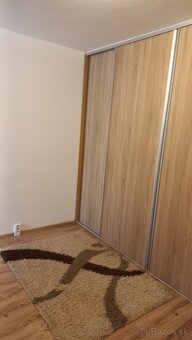 NIŽŠIA CENA BEZ REALITKY - Predám 3-izbový byt v Krompachoch - 12