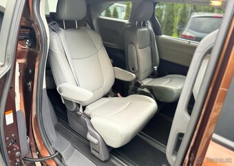 Toyota Sienna XLE 2,5hybrid AWD 2021 nový model - 12
