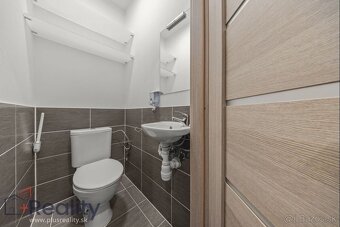 Rodinný dom s veľkým pozemkom v obci Vrakuň na predaj - 12