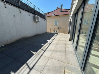 Prenájom kancelárie v centre Malaciek - 12