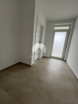 Reality KOMPLEX s.r.o., Vám ponúka na predaj moderný 4-izbov - 12