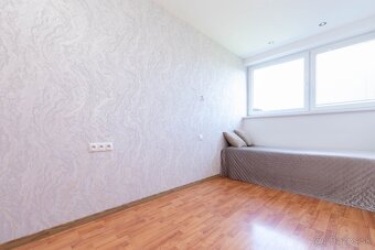 KLIMATIZOVANÝ BYT S TERASOU A ZÁHRADOU, Dunajská Lužná - 12