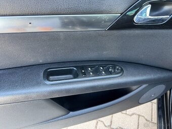 Peugeot 407 SW 2.0 HDI Automat - 12