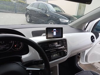 Elektromobil VW e-Up - 12