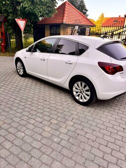Opel Astra 1,4 Turbo - 12