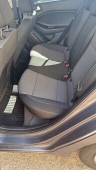 Hyundai i20 1.2 benzín Top stav - 12