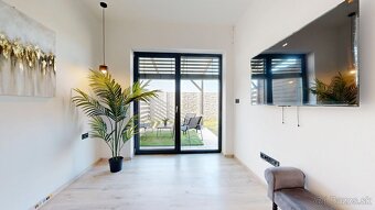 PINK Reality VEĽKÁ JESENNÁ AKCIA - 3.000€ Novopostavený rodi - 12