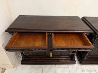 Starožitné skříně Henri II. - 12