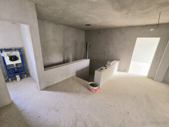 Na predaj 6 IZBOVÝ RODINNÝ DOM - BORINKA - 12