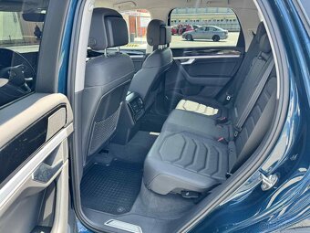 Volkswagen Touareg - 12