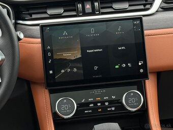 Jaguar F-pace p400e DPH - 12