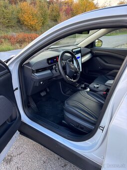 Ford Mustang Mach-E 216KW / 99 kWh Panorama - 12