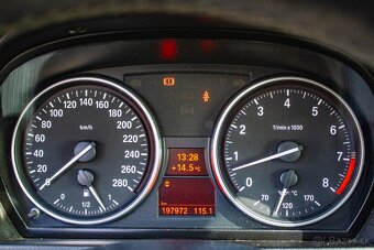 BMW Rad 3 Coupé 325i - 12
