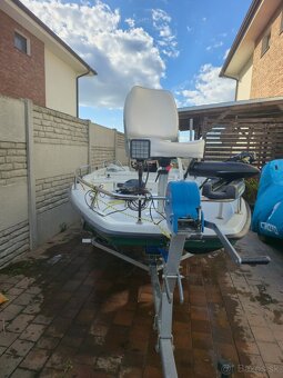 Motorový čln Sportyacht fisher 430+ vozik - 12