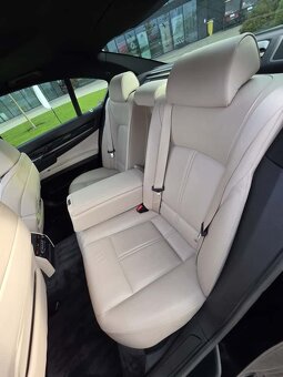 BMW 750I TwinTurbo 4.4 V8 300 KW - 407 HP 6/AT - 12