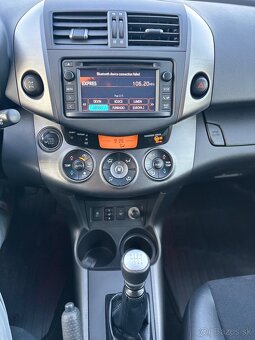 Predam Toyota Rav4 2,2 diesel 110KW 4x4 R.V 2013 112 600 - 12