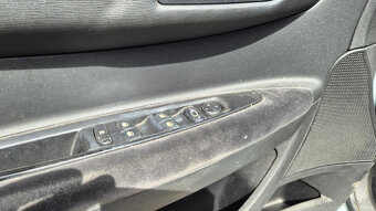 Citroen C4 1,6i 80kw kód: NFU - 12