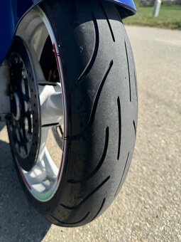 Suzuki GSXR-750 SRAD - 12