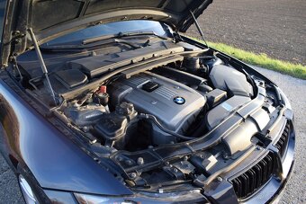 BMW E90 325i - 12