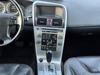 Volvo XC60 2.4D AWD Momentum Geartronic - 12