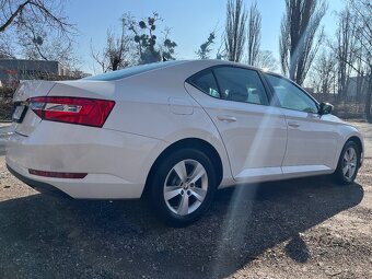 Škoda Superb 2.0 TDI, 110 kW, 66 000 km, 2020, manuál. - 12