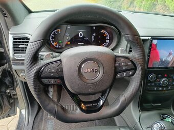Jeep Grand Cherokee - 12