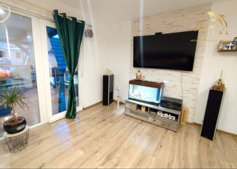 Príjemný a moderný rodinný dom, vhodný aj ako chalupa - 12